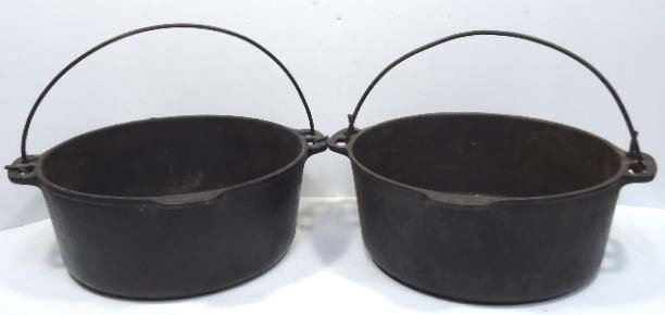2 Wagner Dutch Ovens: 10 3/4"