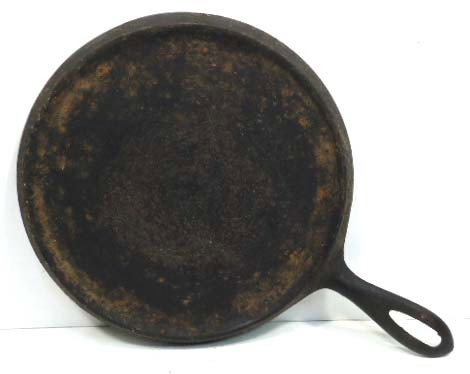 Griswold Cast Iron Griddle: Griswold- 9 1/2"