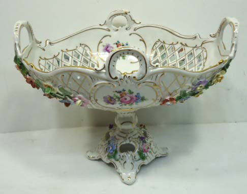 Dresden Centerpiece: 8 1/2" x 11"