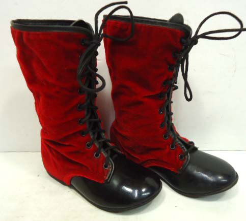 Pr Childs Velvet Boots: 6 1/4"T x 6"W