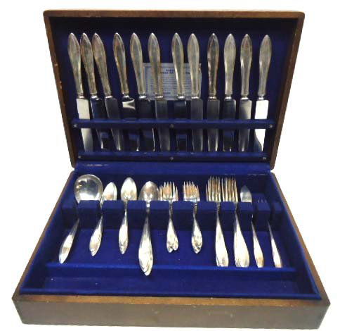 S.P. Flatware in Case: 5 1/2" L