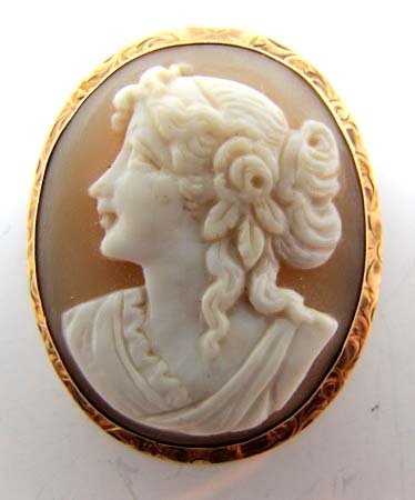 Antq 10kt Raised Gold Frame Cameo: 1 3/8" x 1 1/8" Shell Cameo