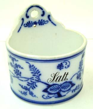 Flow Blue Germany Salt: 5 1/2" x 5 3/4"