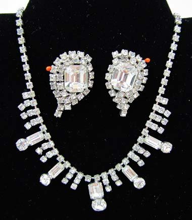 Vtg Clear Chaton, Rhinestone Choker & Earrings: 2 pc.'s inc. 15 1/2" Beautiful Clear Rhinestone & Clear Emerald Cut Chaton Choker. All Prong Set. Silvertone. 1 1/2" Teardrop Shaped Clear Rhinestone Earrings w/ Lg. Tabletop Chaton Center Stones.
