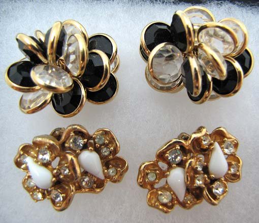 HATTIE CARNEGIE, SWAN Earrings: 1 1/8" Double Flower, Goldtone, Milk Glass & Clear Chaton Earrings Sgnd HATTIE CARNEGIE. 1 3/8" Clear & Black Bezel Set Faceted Crystal Bead Earrings, markd w/ engraved Swan.