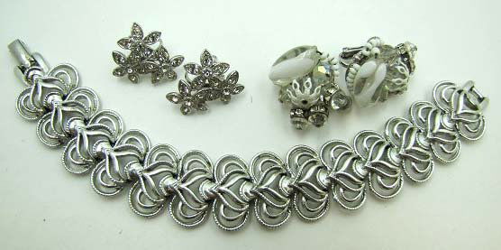 Vtg VENDOME', ORA ,CORO Bracelet, Earrings: Inc. 7 1/4" Silvertone Bracelet Sgnd. Coro, 1" VENDOME Art Glass Crystal Bead Earrings & 3/4" ORA Floral Rhinestone Earrings.