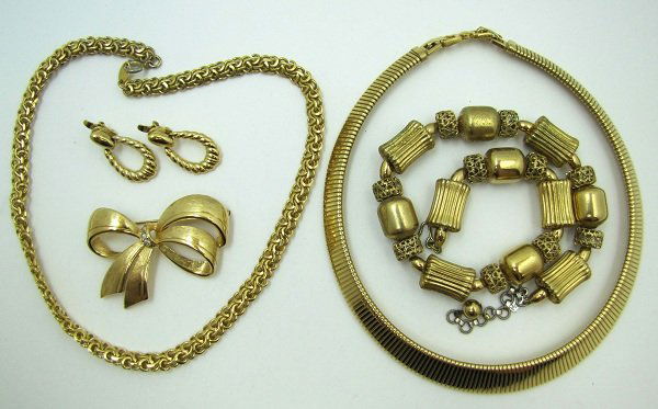 5 Pc. TRIFARI, MONET, AVON Goldtone Jewelry: Inc. 17" TRIFARI Woven Link Choker & Earrings. 2 1/4" AVON Bow Brooch, 16" Slinky MONET Choker & 16" Filigree, Textured Bead Choker.