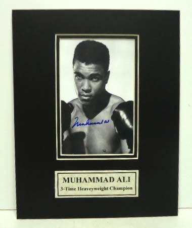 Autographed Muhammad Ali Photo COA: COA