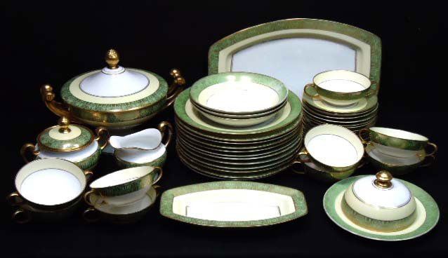 39pc Set Hutchenreuther China: 39pc