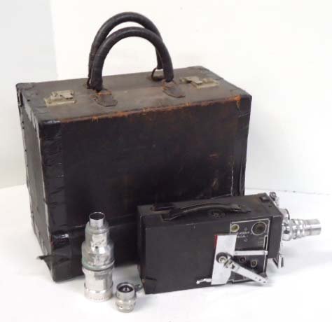 Kodak Special 16mm Movie Camera: Kodak Special 16mm Movie Camera. Has Case & 4 Kodak Lens.