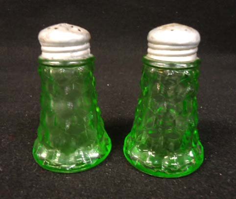 Green Cubist Salt & Pepper: Jeanette Glass 3 1/4"