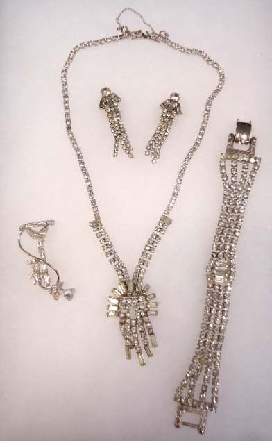 Vtg 4pc Rhinestone Baguette Striking Jewelry: Inc. 16" - 2" Drop Choker. 7 1/4" 4 Tier Bracelet. 1 3/4" Dangle Earrings & 2" Pin