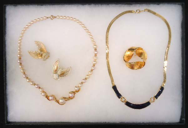 5 pc. TRIFARI, NAPIER, MONET Jewelry: Inc. 16" Trifari Enameled Choker & 16" Faux Pearl Choker. 1 1/2" Napier Brooch, 2 - 1 1/2" Monet Enameled Bumble Bee Pin's.