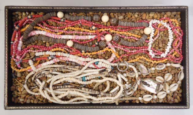 18 pc.Shell & Stone Vtg. Necklaces: inc. 15 Shell / Stone Bead Necklaces & Chokers. 2 Abalone Key Chain's, 1 Shell Bracelet