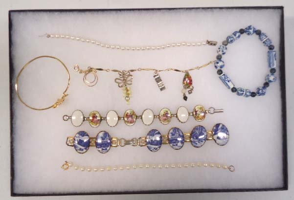 7 Vtg. Bracelet's: Inc. Faux Pearl, Faux Porcelain, Blue & White Glass Bead