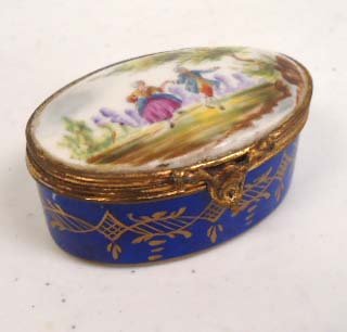 Sevres H.P. Pill Box: 2 1/4"L