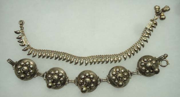 2 Vtg Sterling Bracelet's: 7" Indian Sterling Bracelet w/ 7mm Flames Beads (need's new clasp). 7 1/2" Tinkling Bell Sterling Bracelet. 43.65g - 1.539oz.