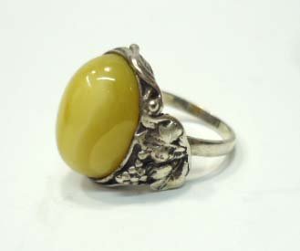 Vtg Sterling Lemon Glass Ring: Sz 5 3/4 Sterling 16mm Domed, Lemon Glass Claw Set Cabochon Ring w/ Embossed Shoulder's. Very Pretty.