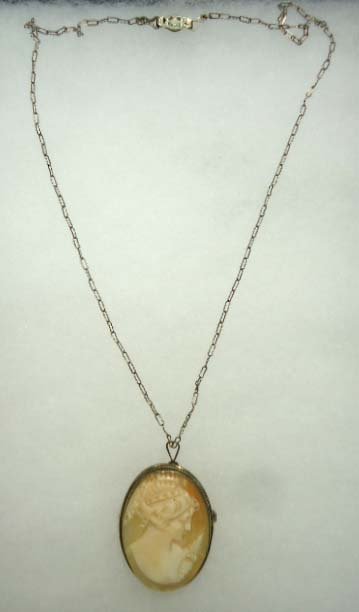 Victorian Shell Cameo Necklace: 1 3/8" x 1 1/16" Lovely Shell Cameo Brooch/Pendant in un-mrkd Silver Setting on 17" Crimped Link Chain. Un-usual C Clasp on Brooch