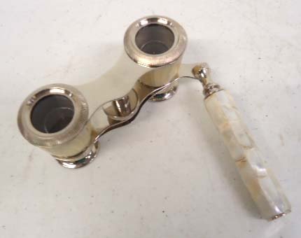 Pr. Opera Glasses: 4"W