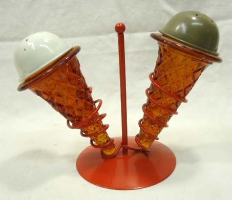 Pr Space Age Salt & Pepper: 4"T Salt & Pepper