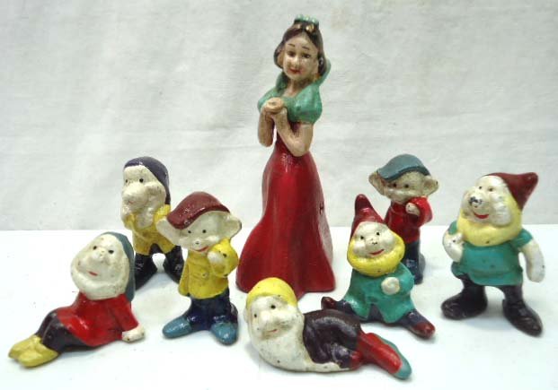 C.I. Snow White & 7 Dwarves: Modern 5"T Snow White