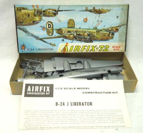 1:72 B-24 Model Kit NIB: 13 3/4" x 8 1/4" Box