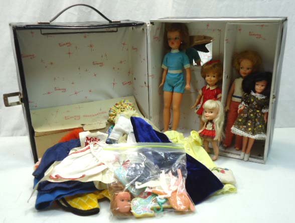 Ideal Tammy Case w/ Dolls & Clothes: 12" x 7 1/2" x 12" Case