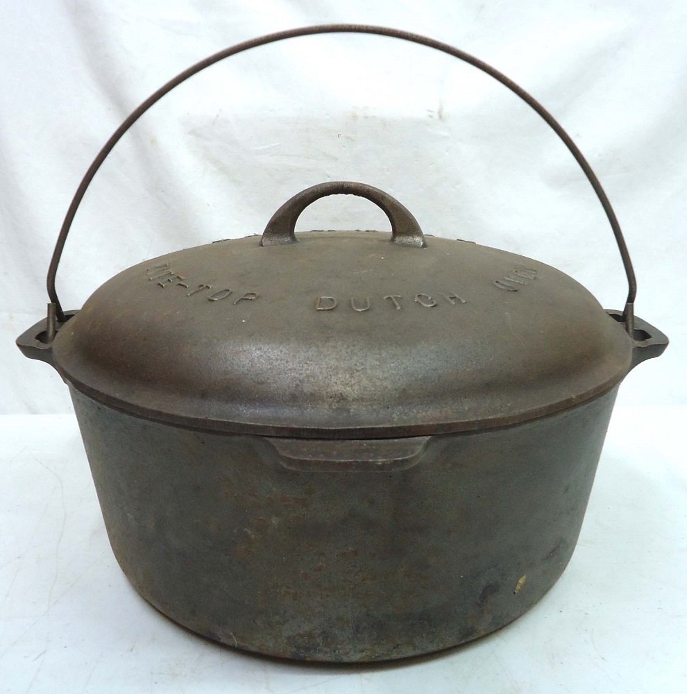 Griswold No. 10 Dutch Oven: #835 Pot, #208 Trivet, #2553 Lid 8 1/2" x 14"