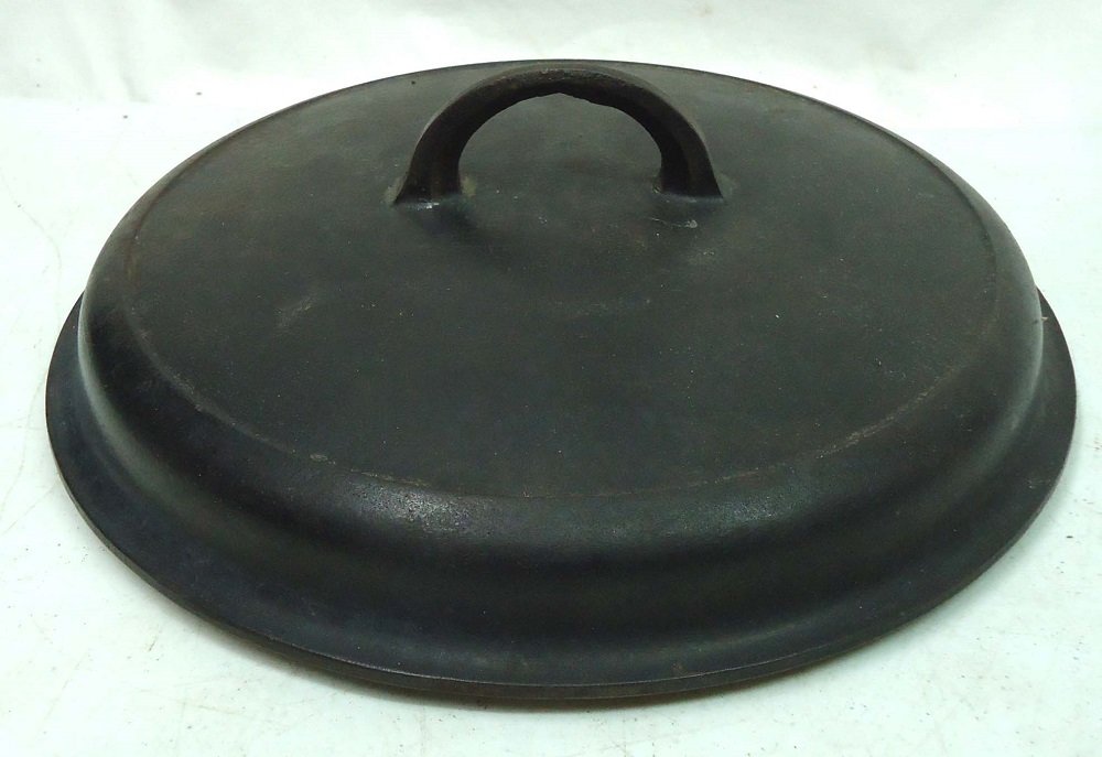 Griswold Lid No. 9: 11 1/4"W