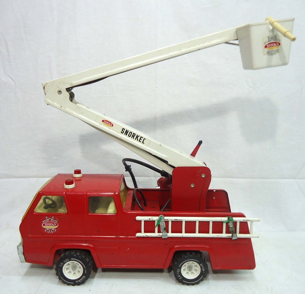 Tonka Fire High Lift Truck: 17"L x 6"W 9"T - 27 3/4"T