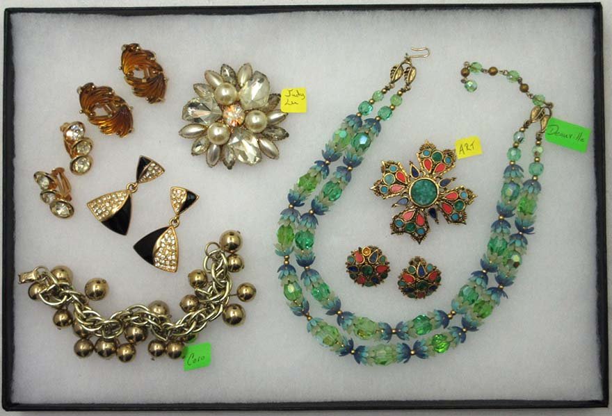 Deauville, Coro, Judy Lee, ART Jewelry: Inc. 14 1/2" Really Pretty Choker w/ Lime Green Gls Beads w/ Plastic Floral End Caps, 2 1/2" Ext.-2 1/4" Judy Lee Faux Pearl & Irregular Glass Bead Brooch. 7" Coro Goldtone Ball Bracelet. 1 3/8" Molde