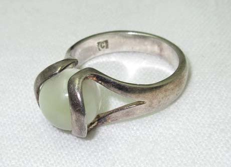 Sterling Moonstone Ring: Sz. 8 Sterling Ring w/ 11mm Moonstone Center