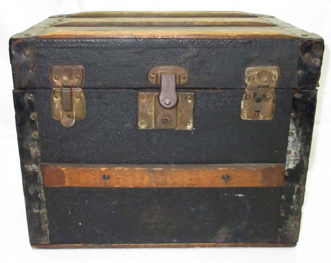 Child's Trunk (1 of 7)