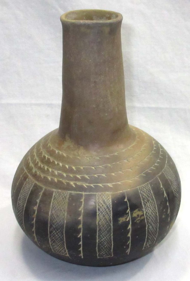 Incised Water Bottle (1 of 4)