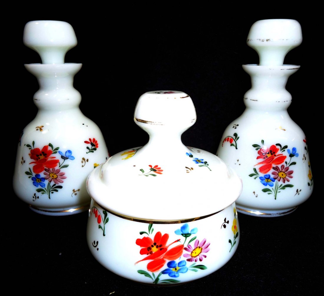 3pc H.P. Dresser Set Czech. (1 of 4)