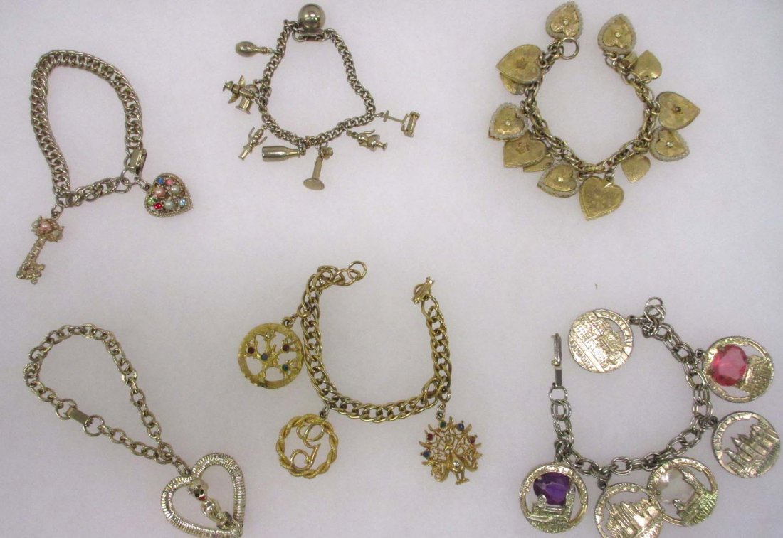 Lot Costume Charm Bracelets (1 of 7)