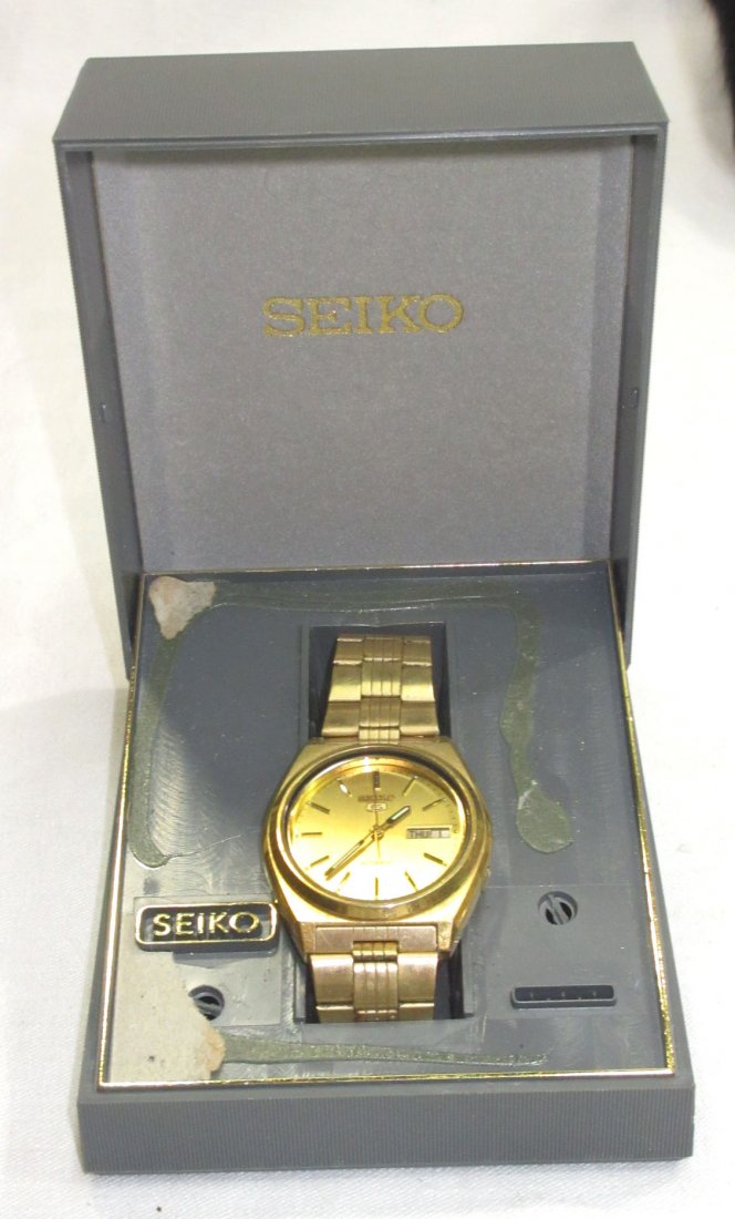 Seiko Automatic Wrist Watch Orig. Case (1 of 6)