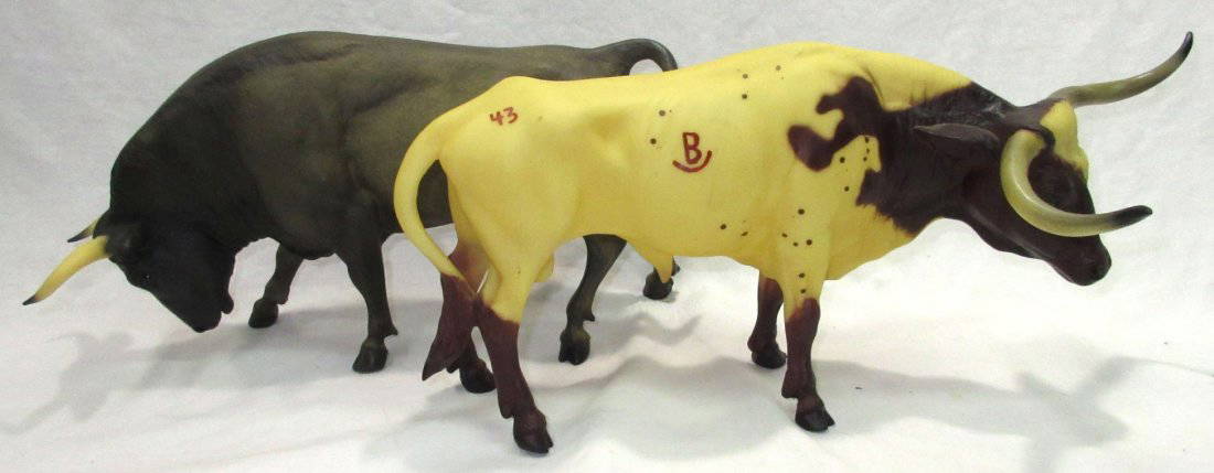 2 Breyer Bulls