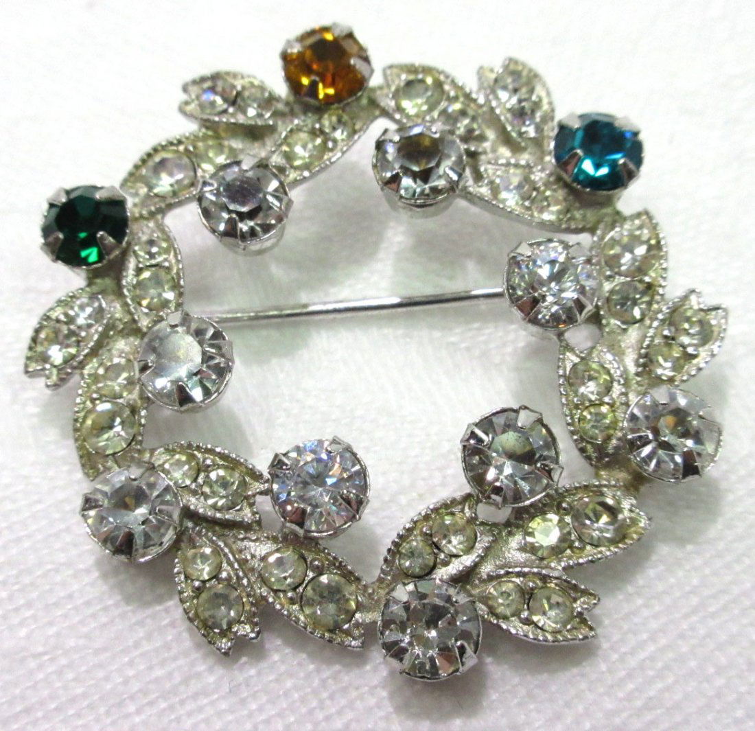 Vtg Eisenberg Wreath Pin (1 of 4)