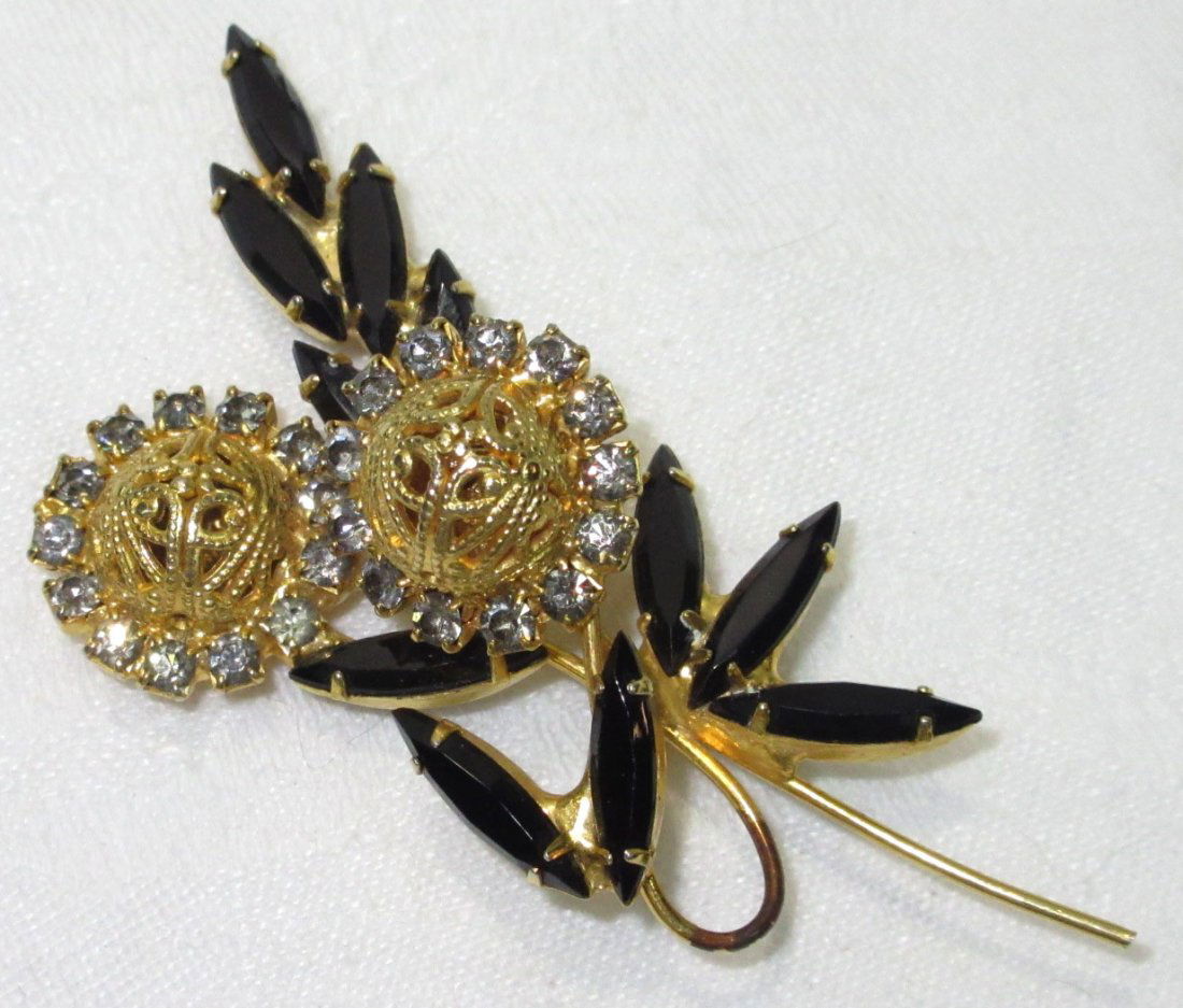 Vtg D&E Juli Brass Book Pc Filigree Ball Brooch (1 of 3)