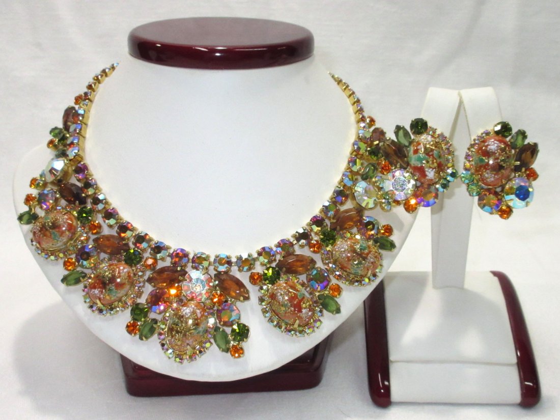 Amazing D&E Juliana Easter Egg Book Pc Neck. Set (1 of 8)