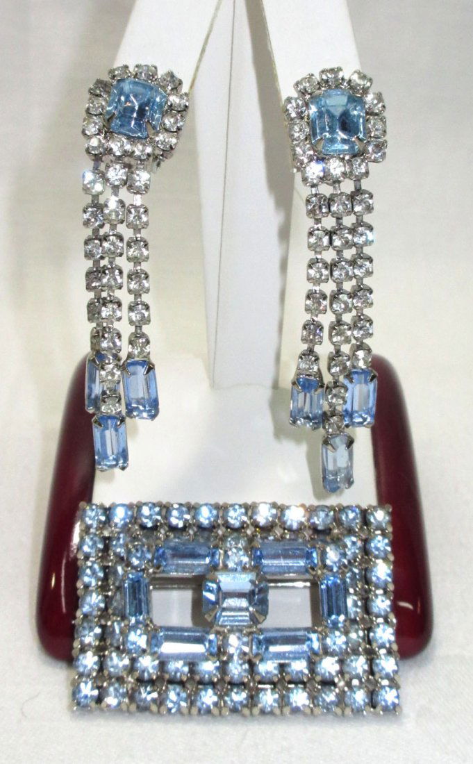 2 Pc LaRel Ice Blue 50's Brooch Set (1 of 7)