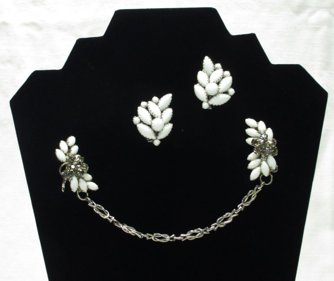 Rare Vtg. D&E Juliana Sweater Clip/Earrings (1 of 8)