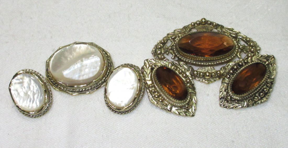 2 Nice Whiting & Davis Brooch Sets (1 of 7)