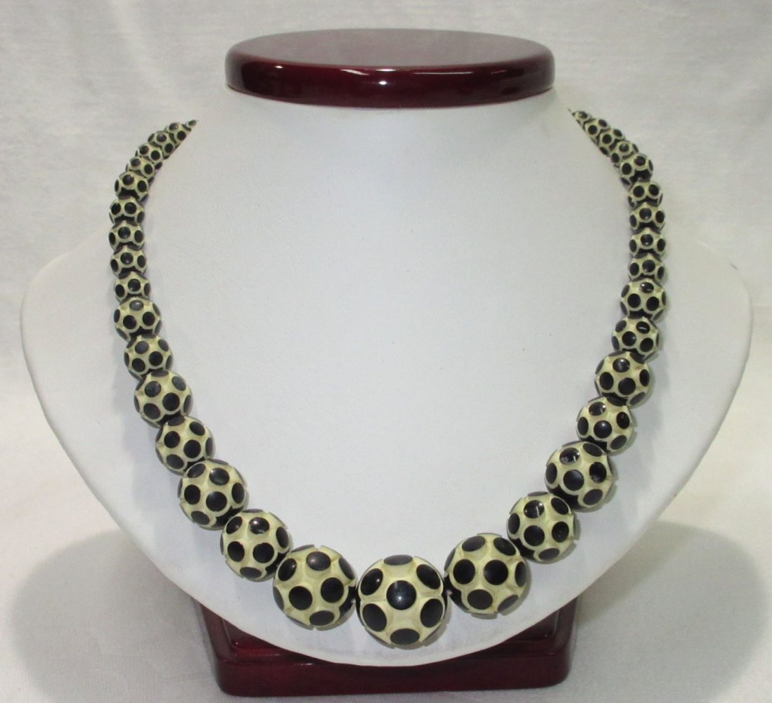 Fabulous 1930's Deco Carved Bead Choker: 17" Carved, Graduated Black & Cream Bead Art Deco Choker with Hidden Bead Clasp.