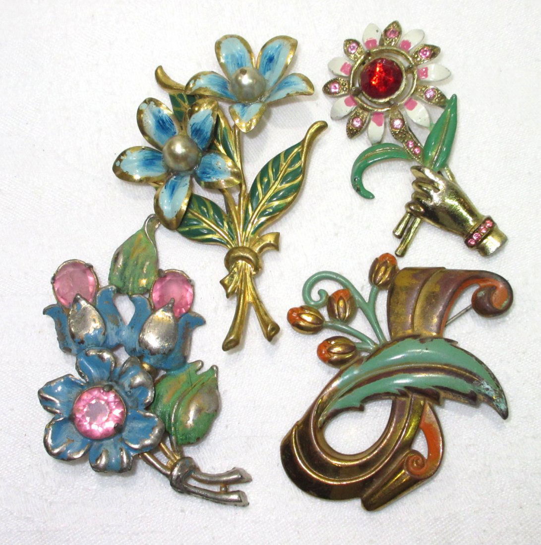 4 Incredible 1940's to 1970's Lg Flower Brooches (1 of 5)