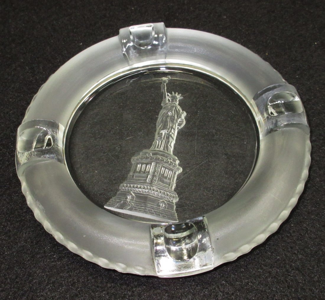 Intaglio Statue of Liberty Ash Tray: 5"W