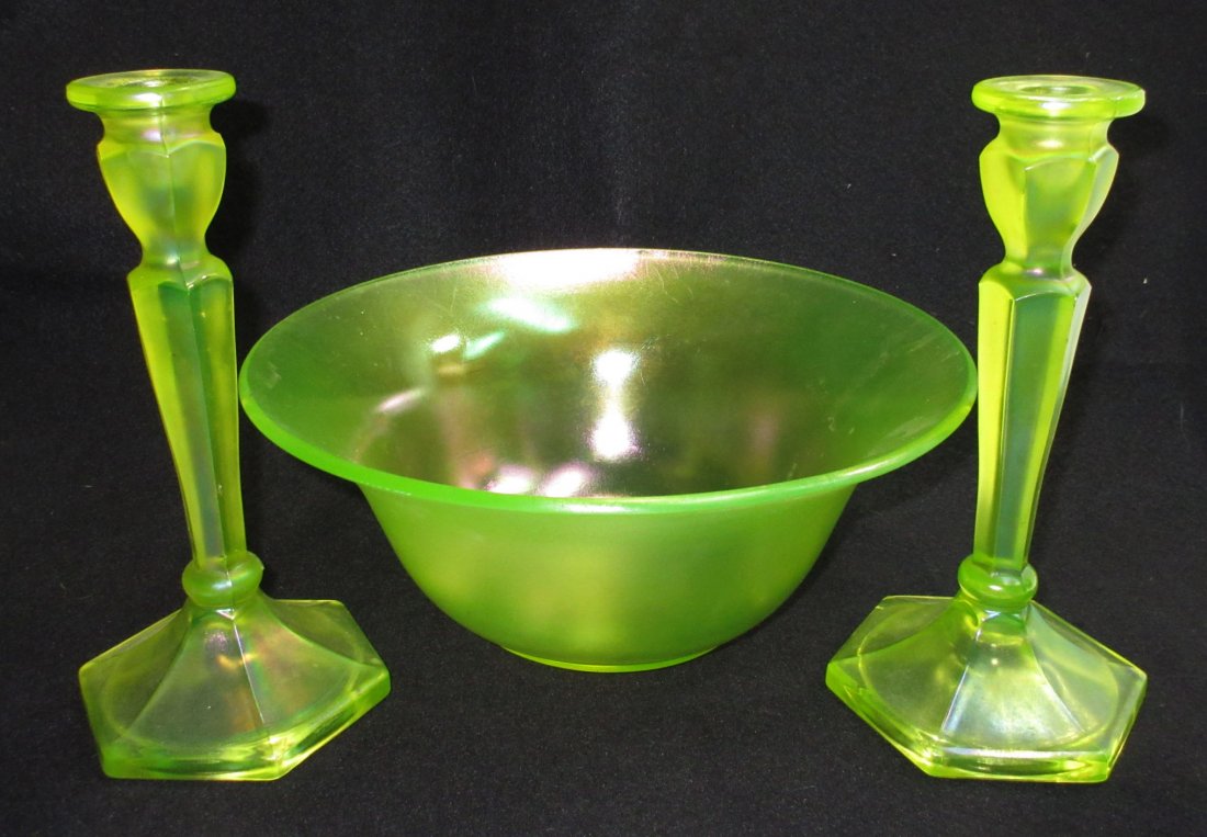 3pc Vaseline Console Set (1 of 5)