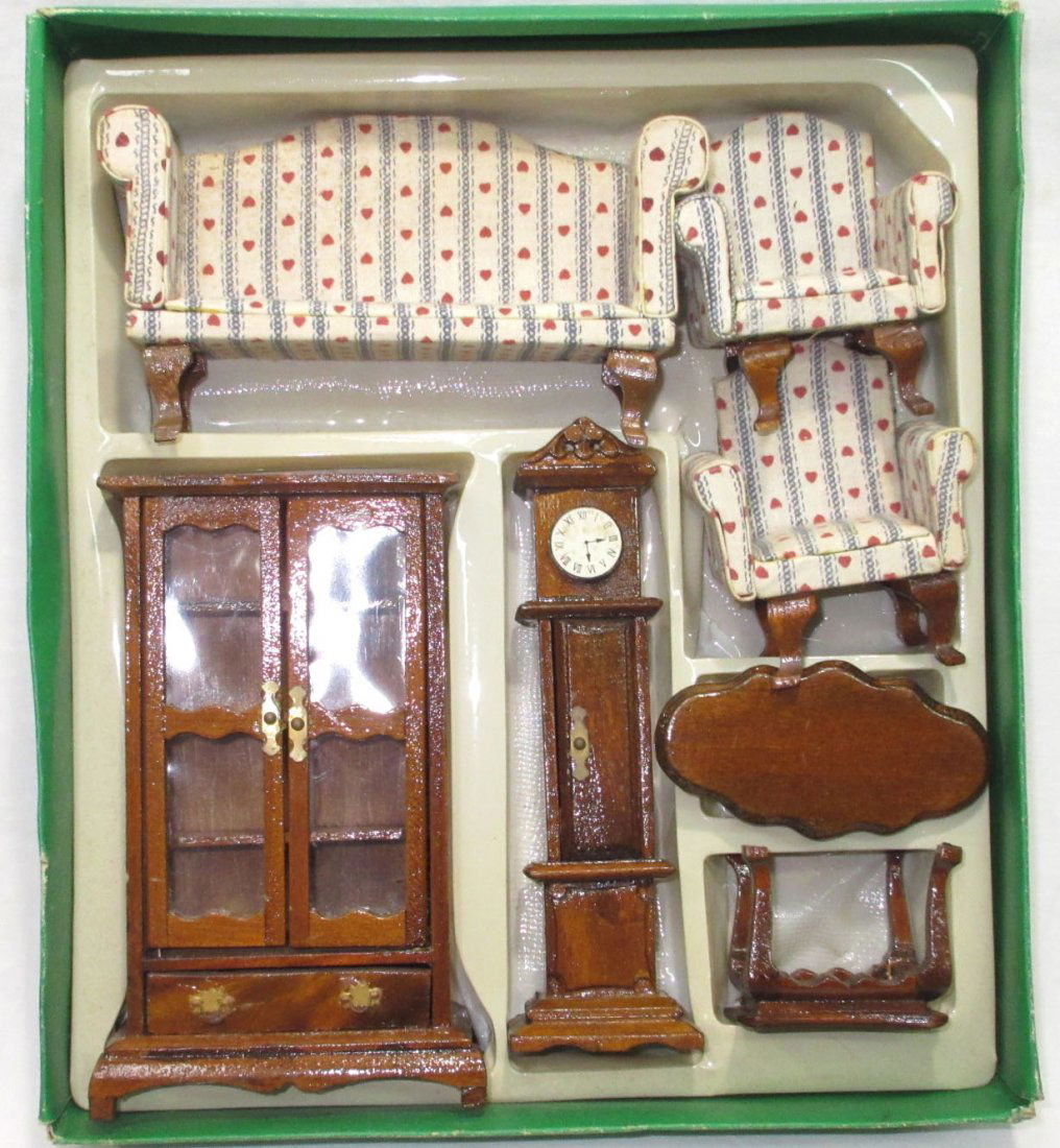 Wooden Doll House Furniture NOS (1 of 5)